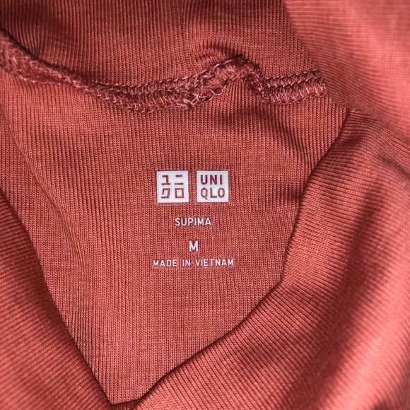 Uniqlo Salmon Pink Supima Cotton Turtleneck - Picture 3 of 4